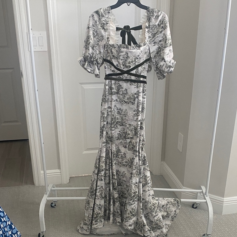 ANTONIO MELANI Hunter Green and White Maxi Dress